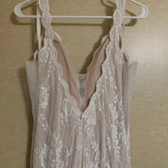 XSCAPE ivory lace gown - Picture 4 of 8